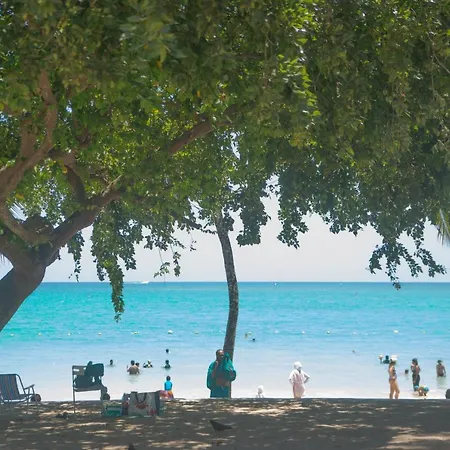 Gorgeous Kej In Pereybere 2 Bed Apartment Pereybere Beach Exterior photo